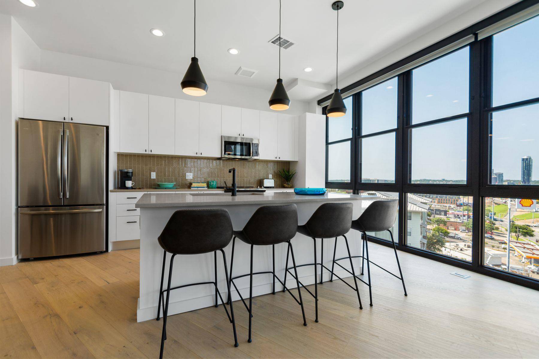 800 Embassy DR #525, Austin, TX 78702