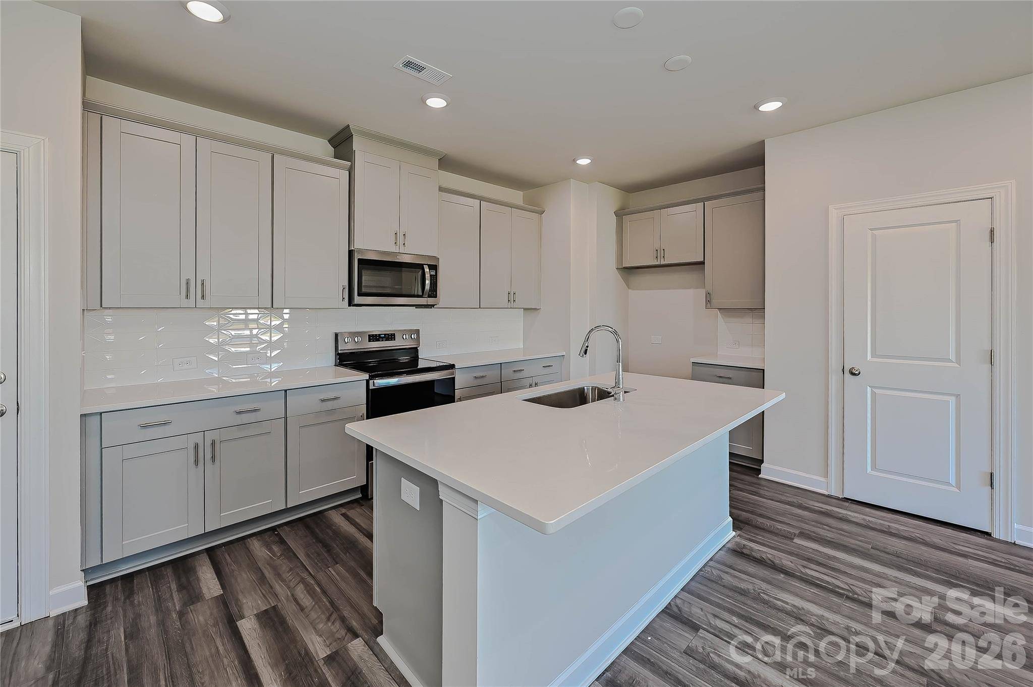1433 Wildflower ST, Newton, NC 28658