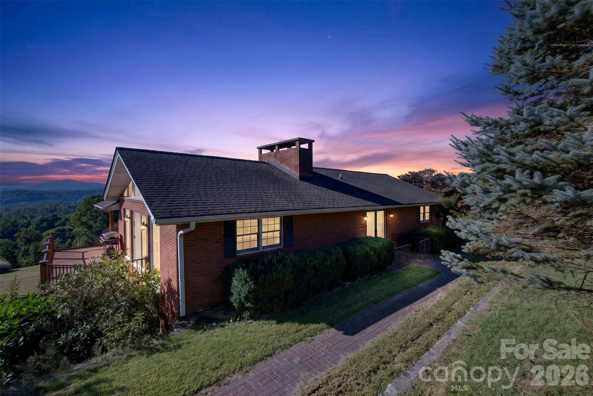 93 Orchard HL, Saluda, NC 28773