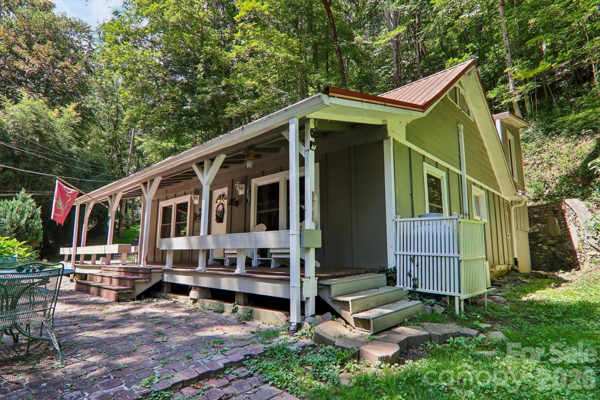 16 Wits End WAY, Waynesville, NC 28785