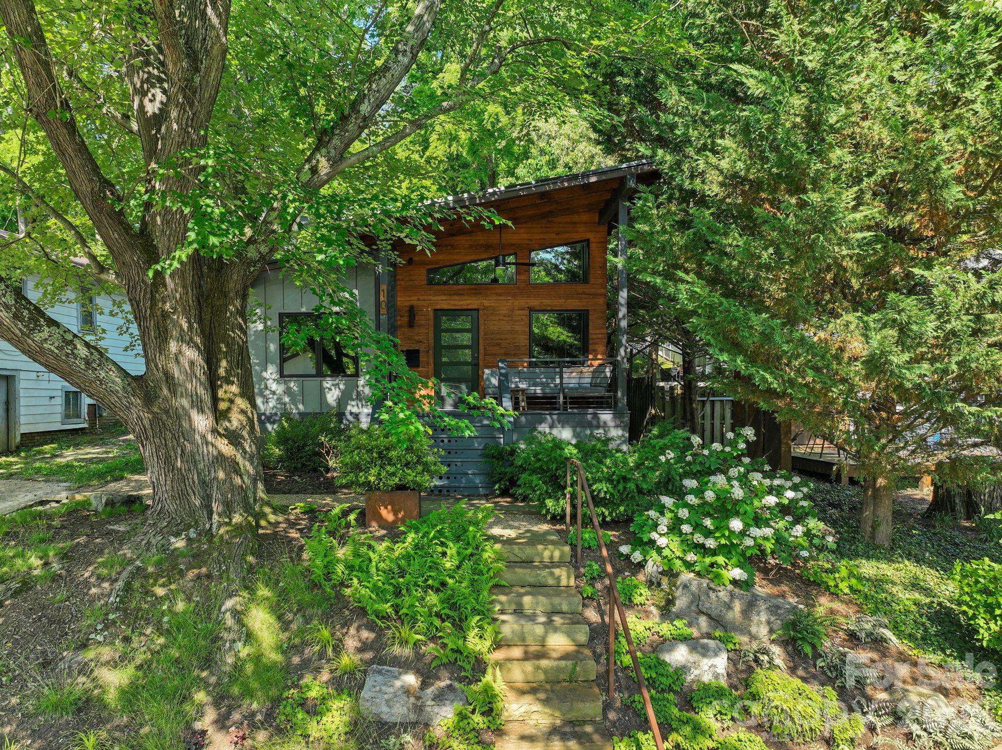 10 Cornelia ST, Asheville, NC 28801