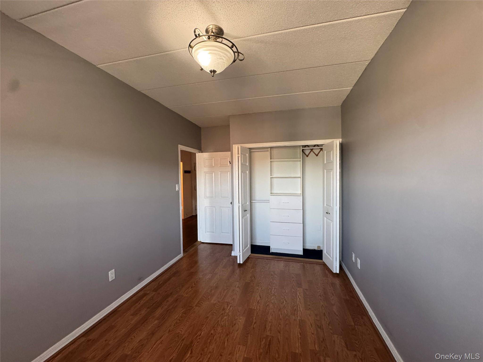 65-17 242nd ST #7E, Little Neck, NY 11362