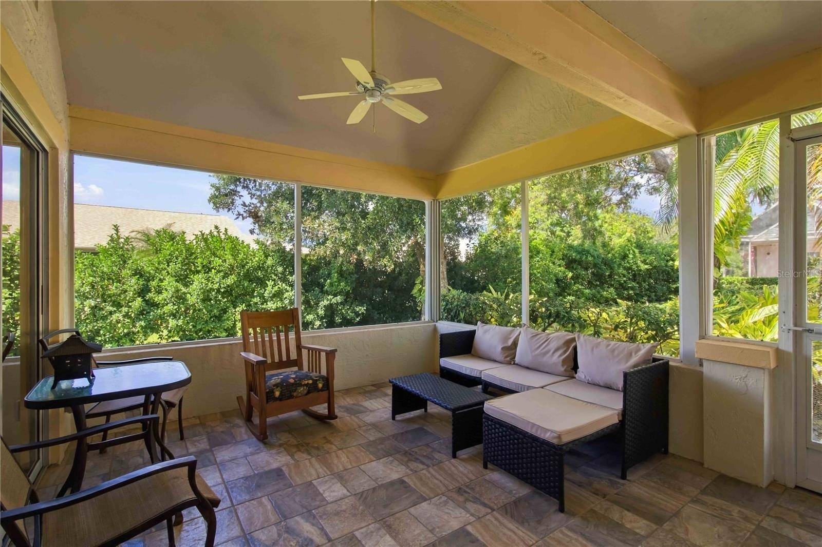 4536 WHIRLAWAY DR, Sarasota, FL 34233