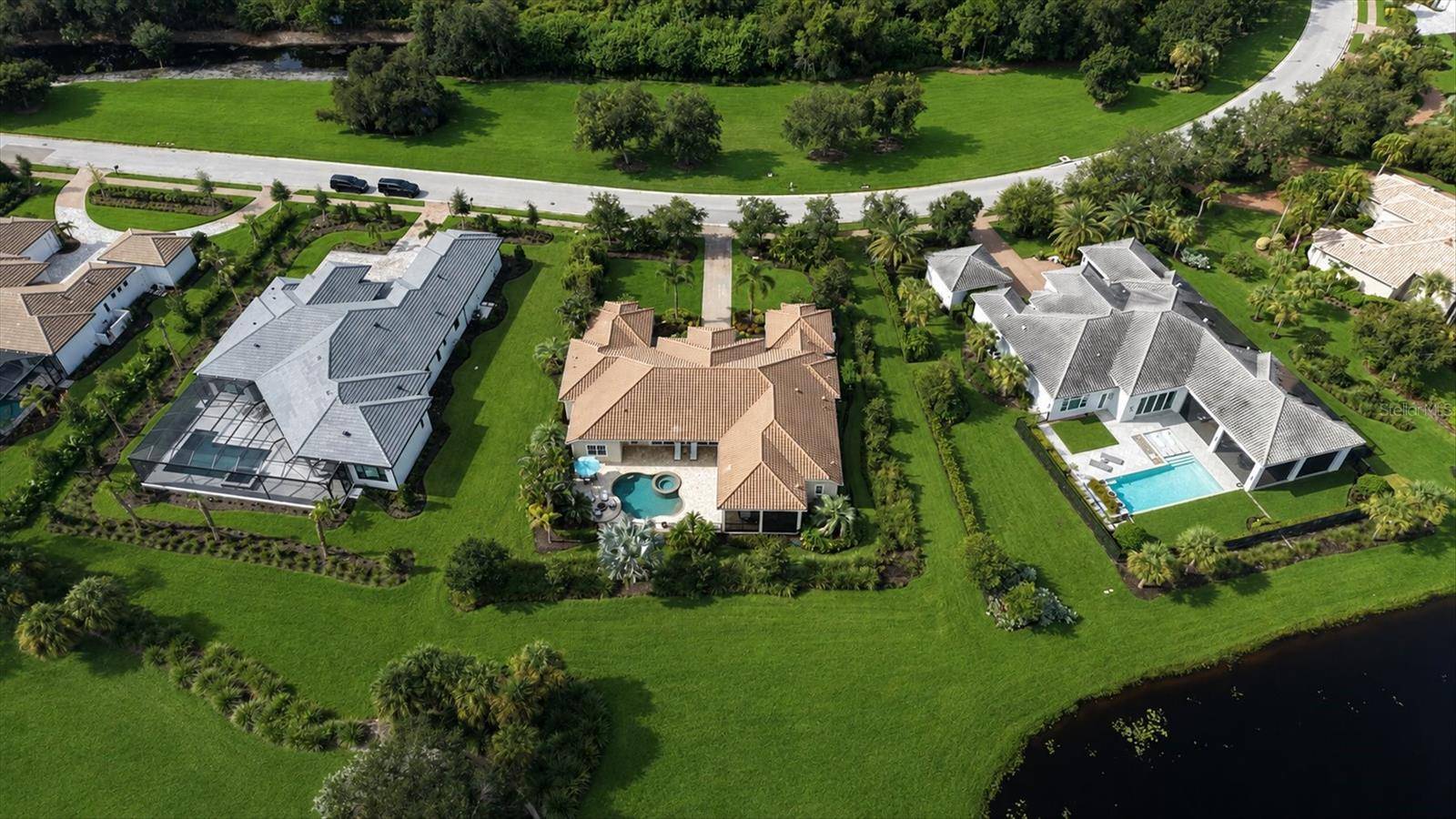3737 FOUNDERS CLUB DR, Sarasota, FL 34240