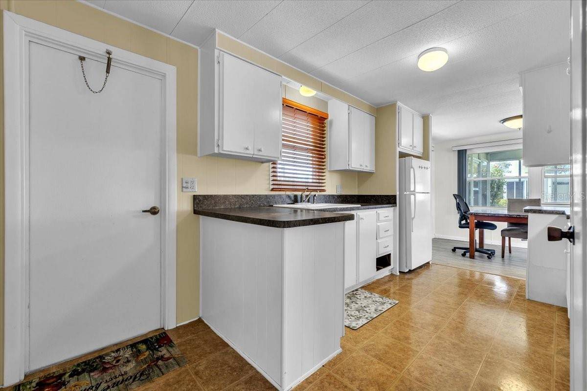 24437 HARBORVIEW RD #27, Port Charlotte, FL 33980