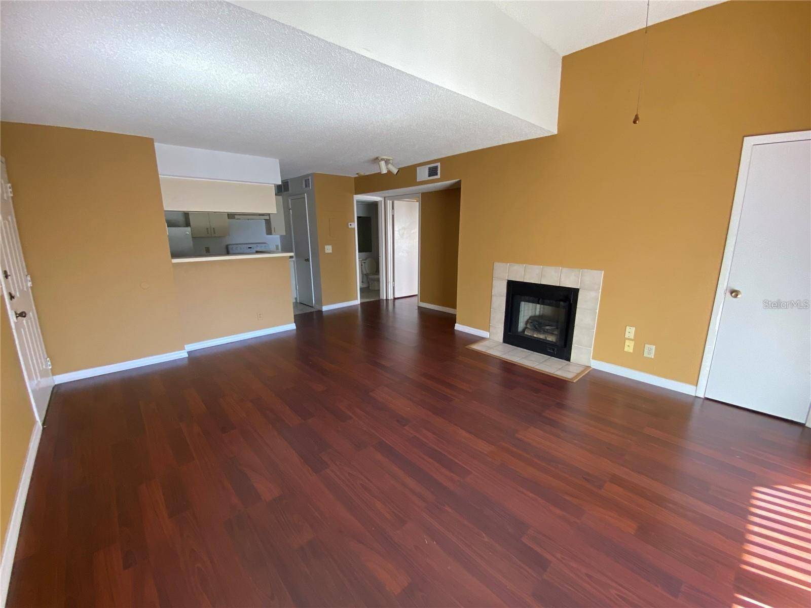 320 FORESTWAY CIR #307, Altamonte Springs, FL 32701