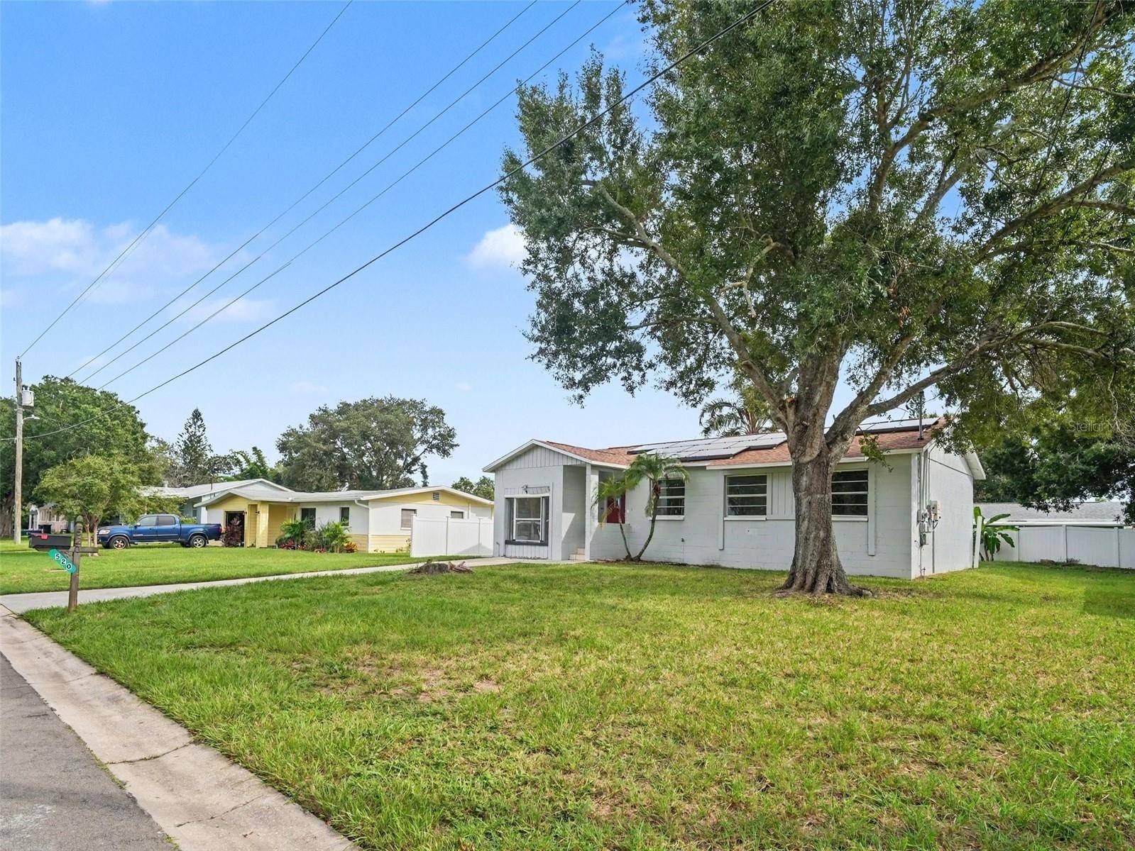 520 FAIRHOPE DR, Apollo Beach, FL 33572