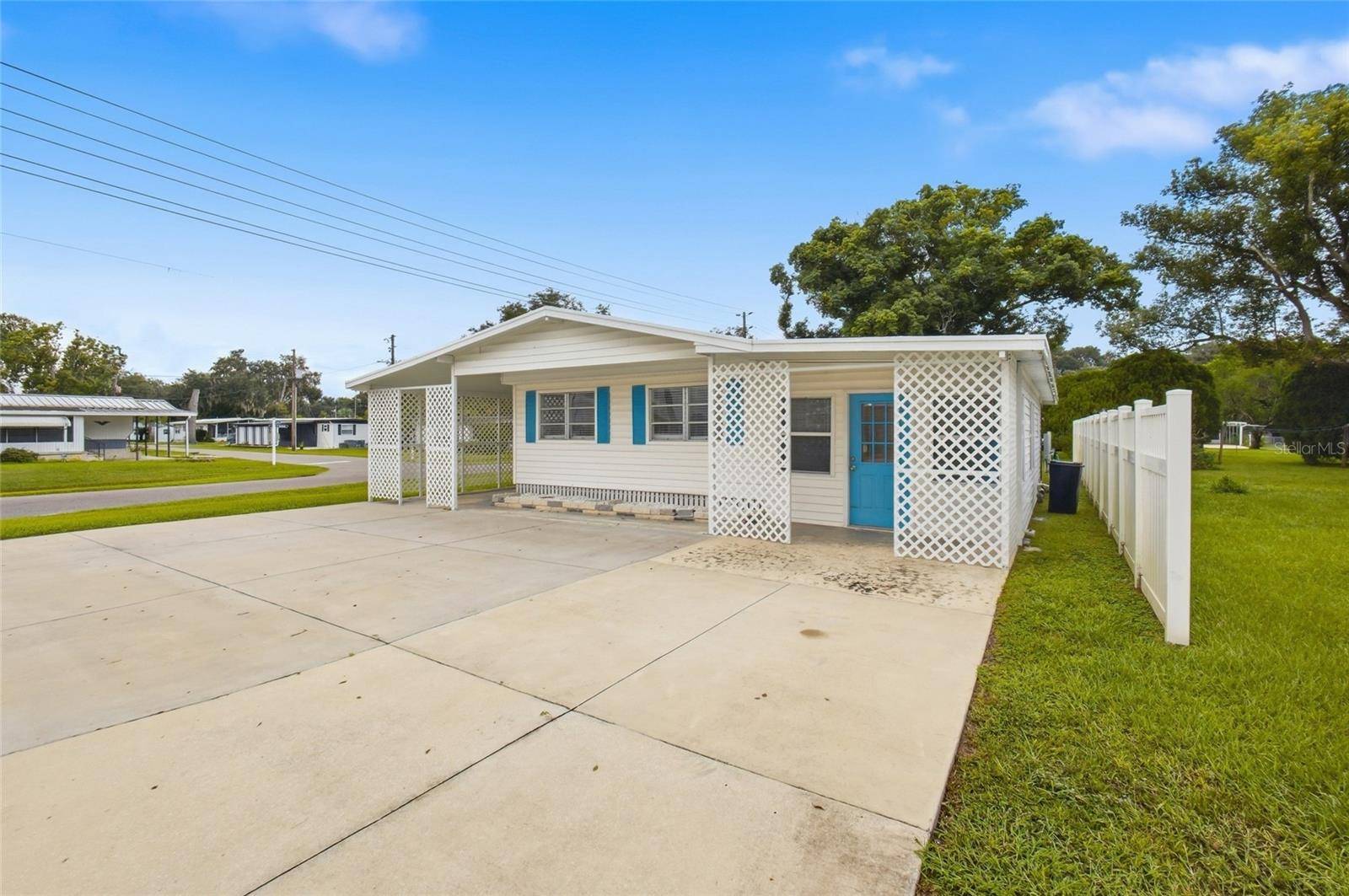 4722 AUTUMN PALM DR, Zephyrhills, FL 33542