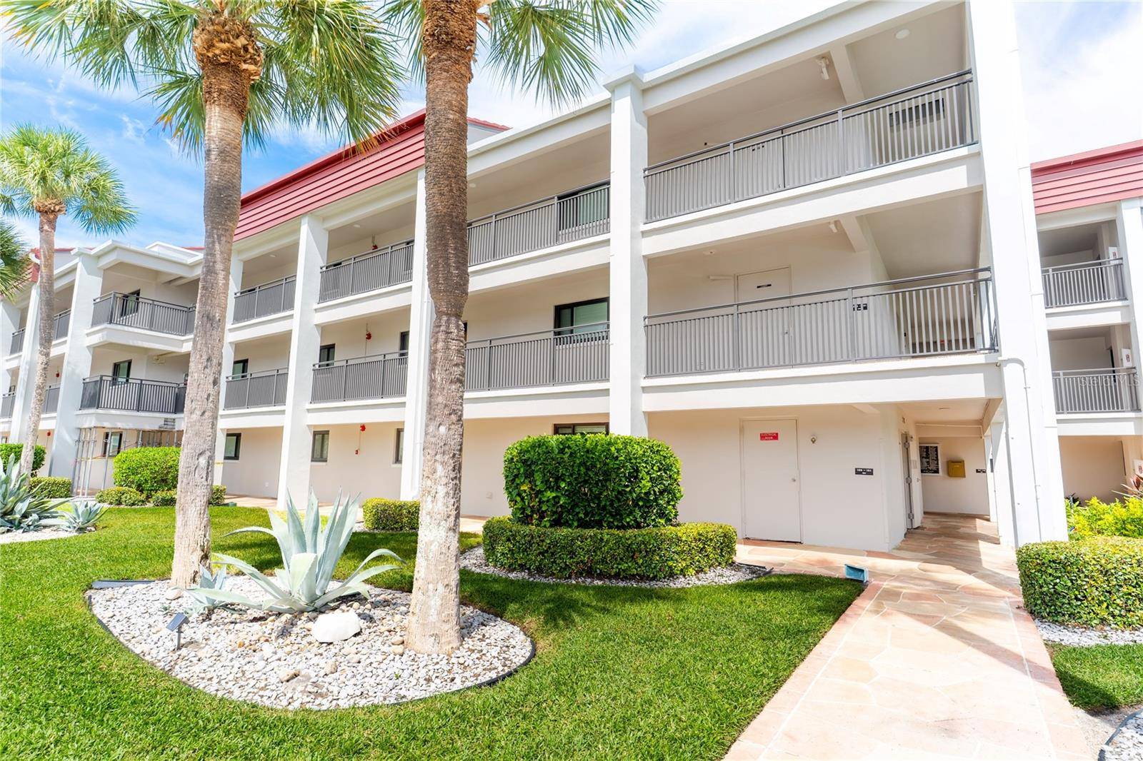 868 BAYWAY BLVD #304, Clearwater, FL 33767