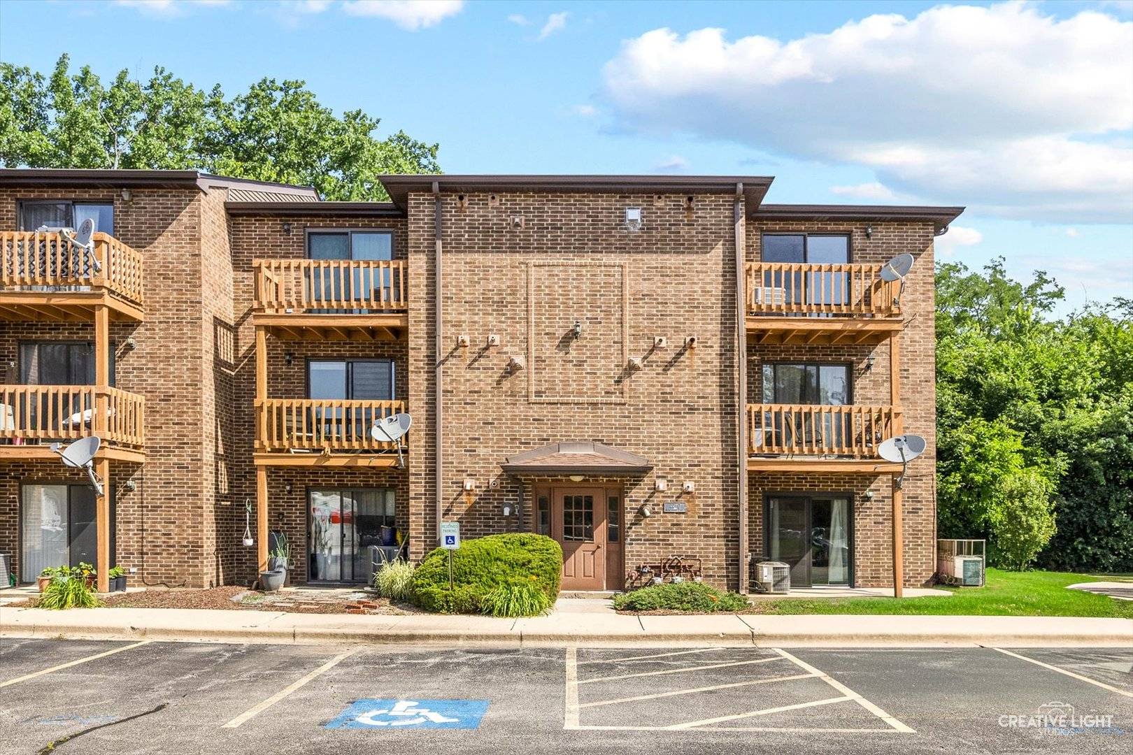 2260 Abbeywood DR #F, Lisle, IL 60532