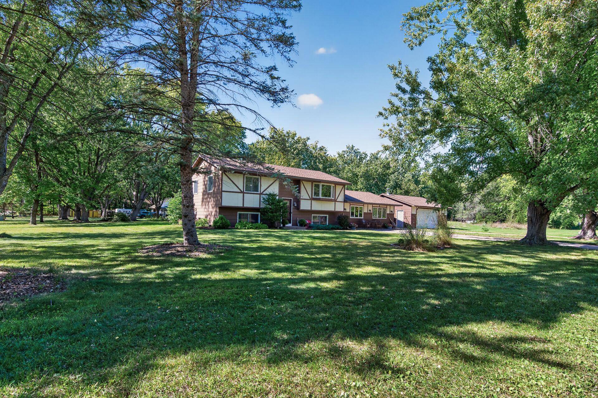 7381 Leonard AVE, Lino Lakes, MN 55014