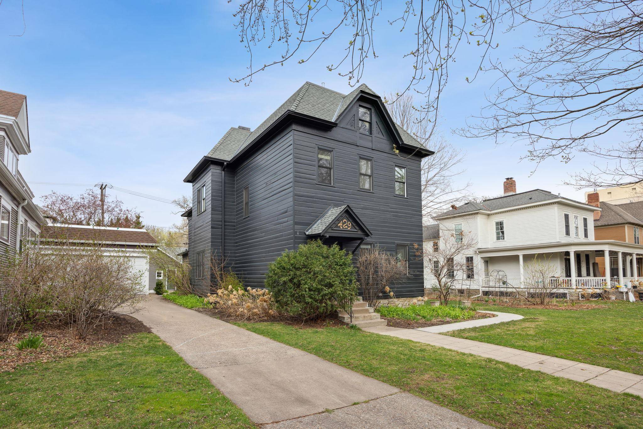 429 Holly AVE #2, Saint Paul, MN 55102