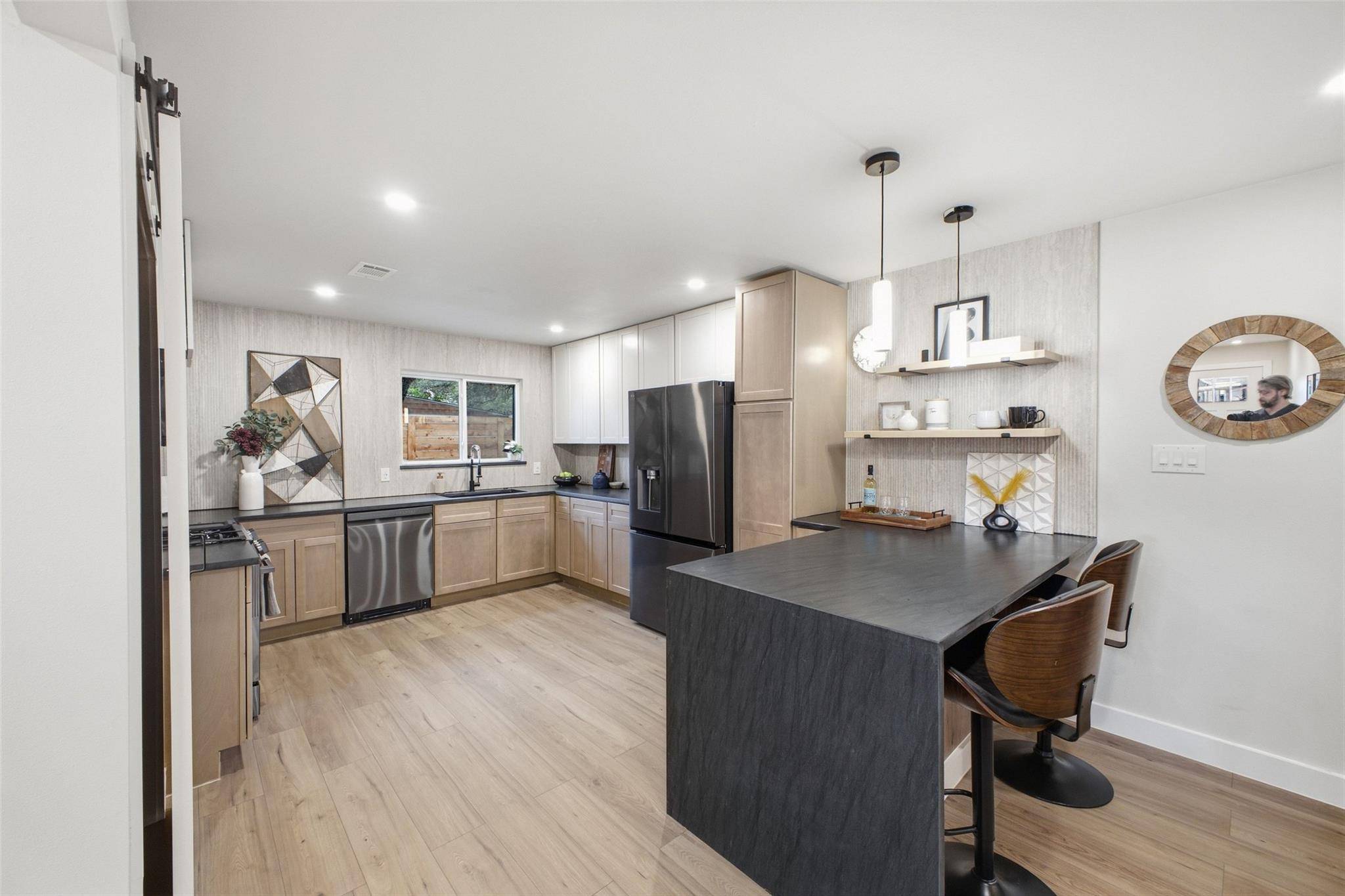 400 Chippendale Ave, Austin, TX 78745