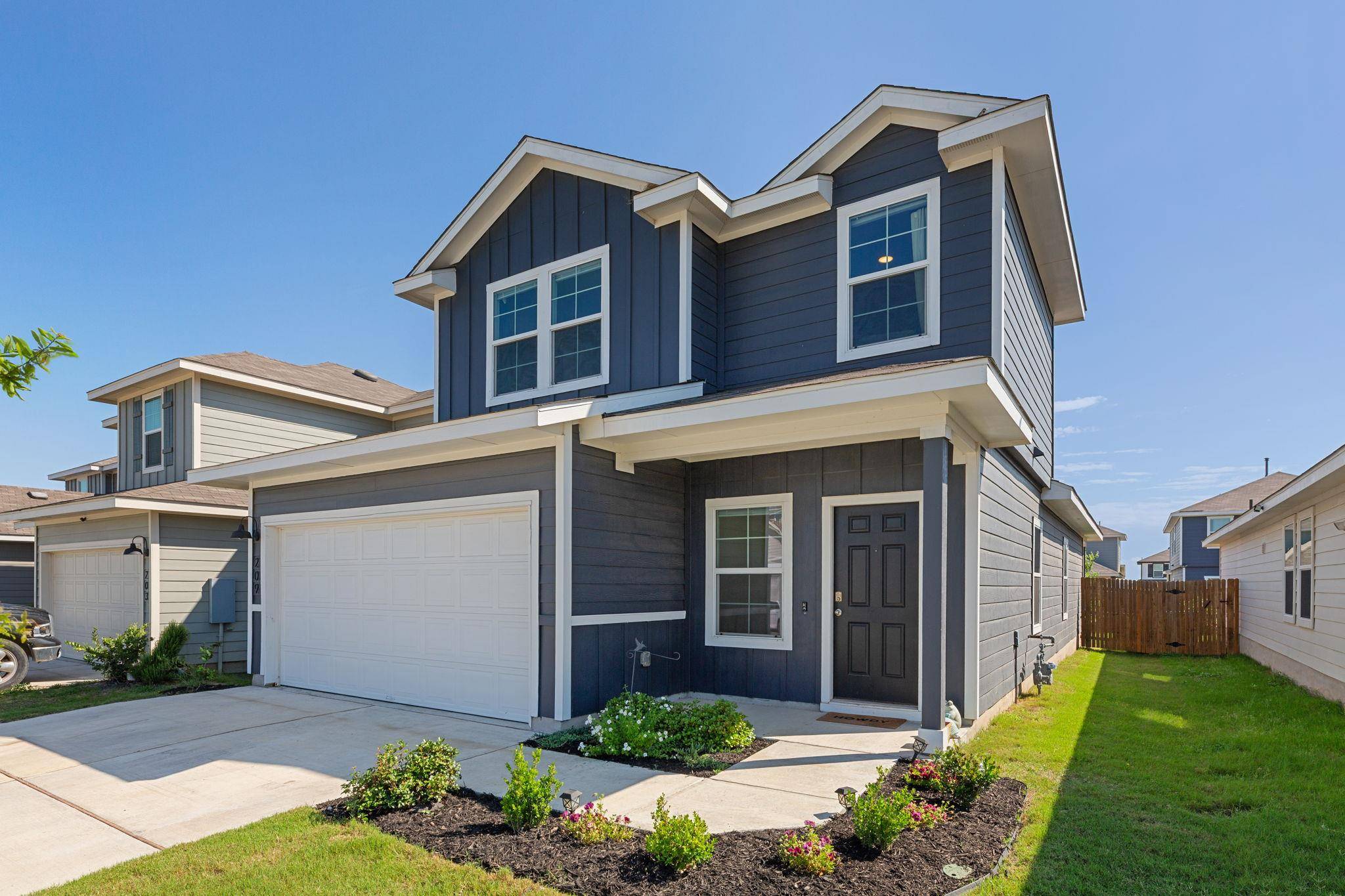 209 Ehrlich ST, Kyle, TX 78640