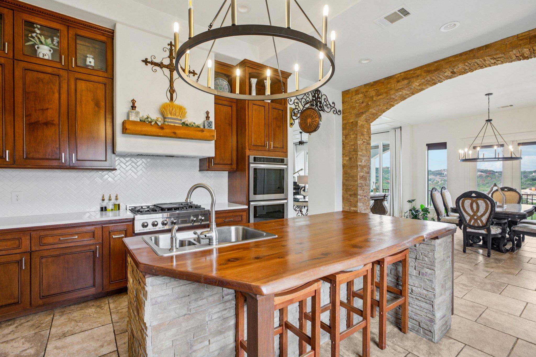 5005 McIntyre CIR, Austin, TX 78734