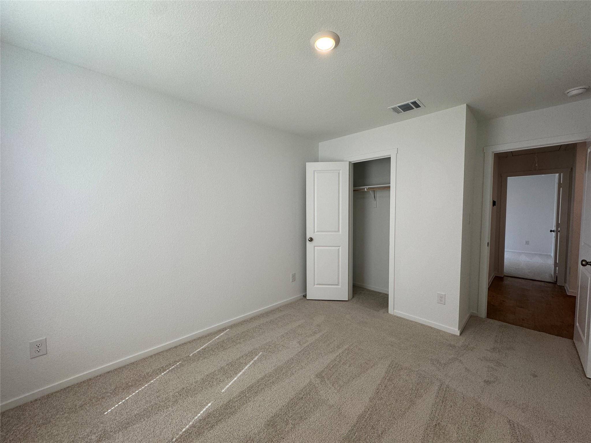 101 Silent Sky LN, Hutto, TX 78634