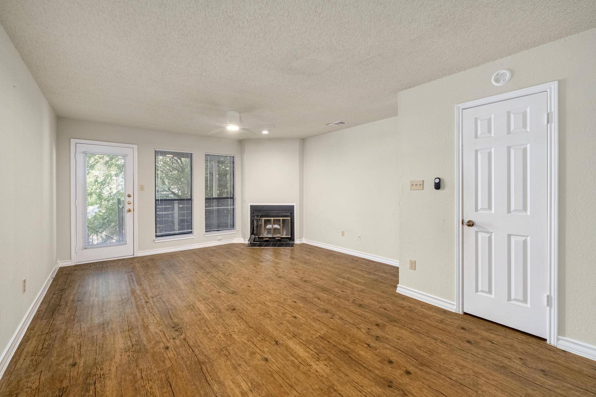 1404 Norwalk LN #206, Austin, TX 78703