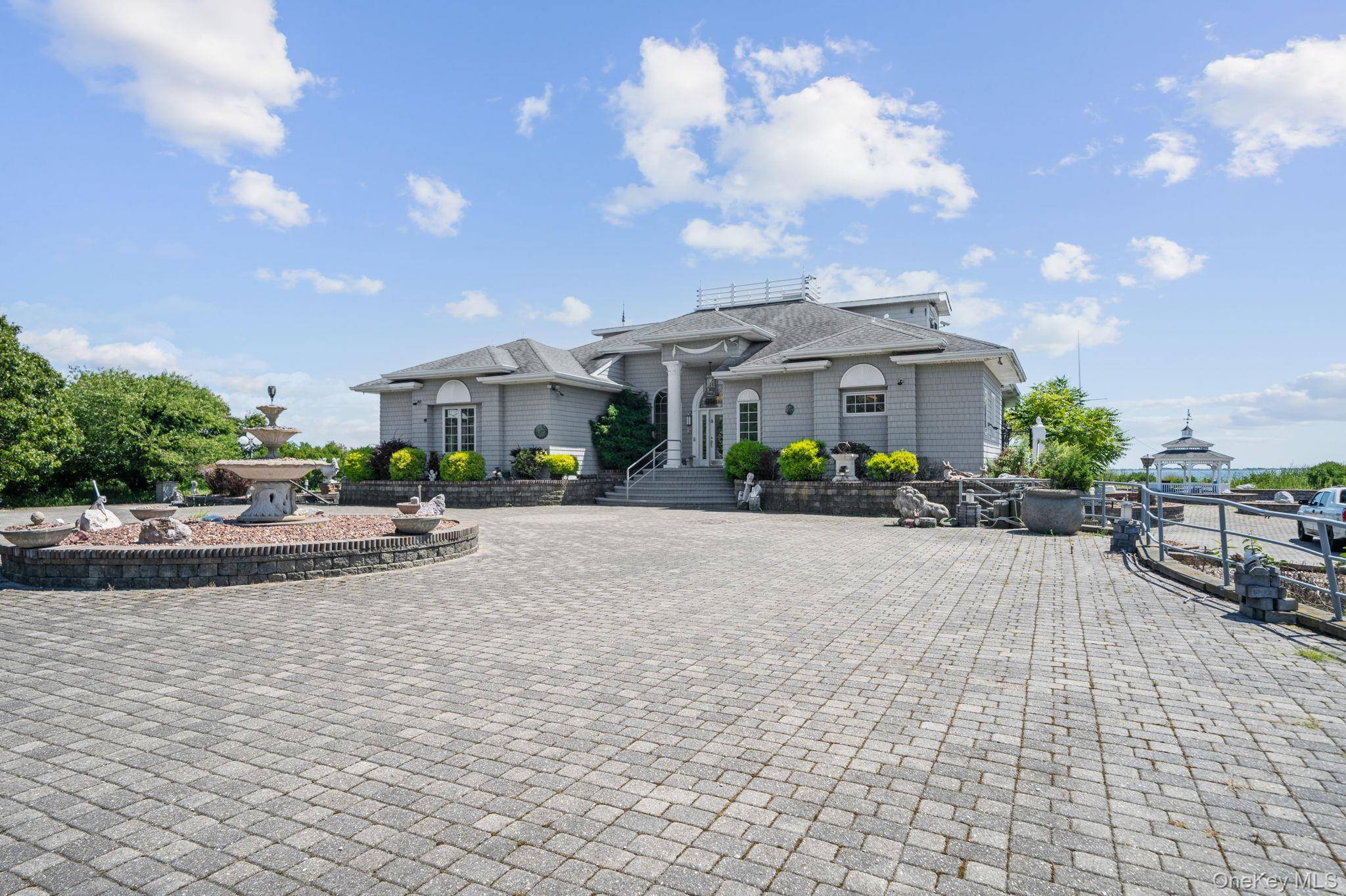48 S Old Neck RD, Center Moriches, NY 11934