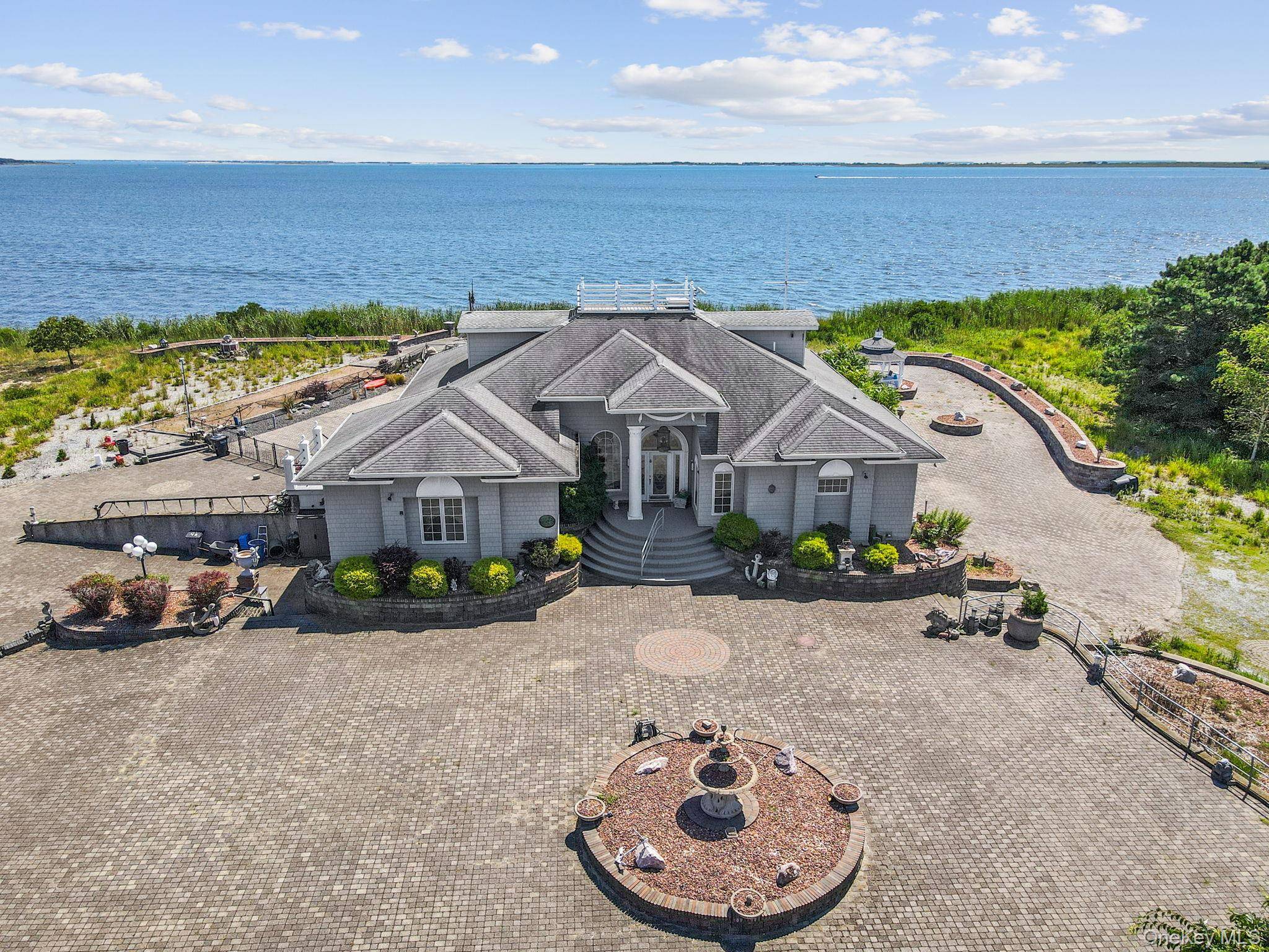 48 S Old Neck RD, Center Moriches, NY 11934