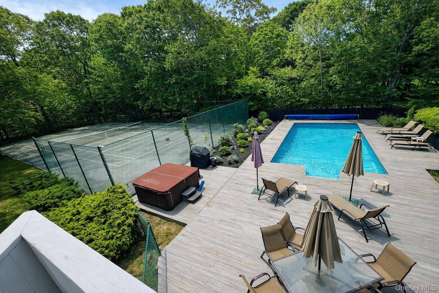15 N Quarter RD, Westhampton, NY 11977