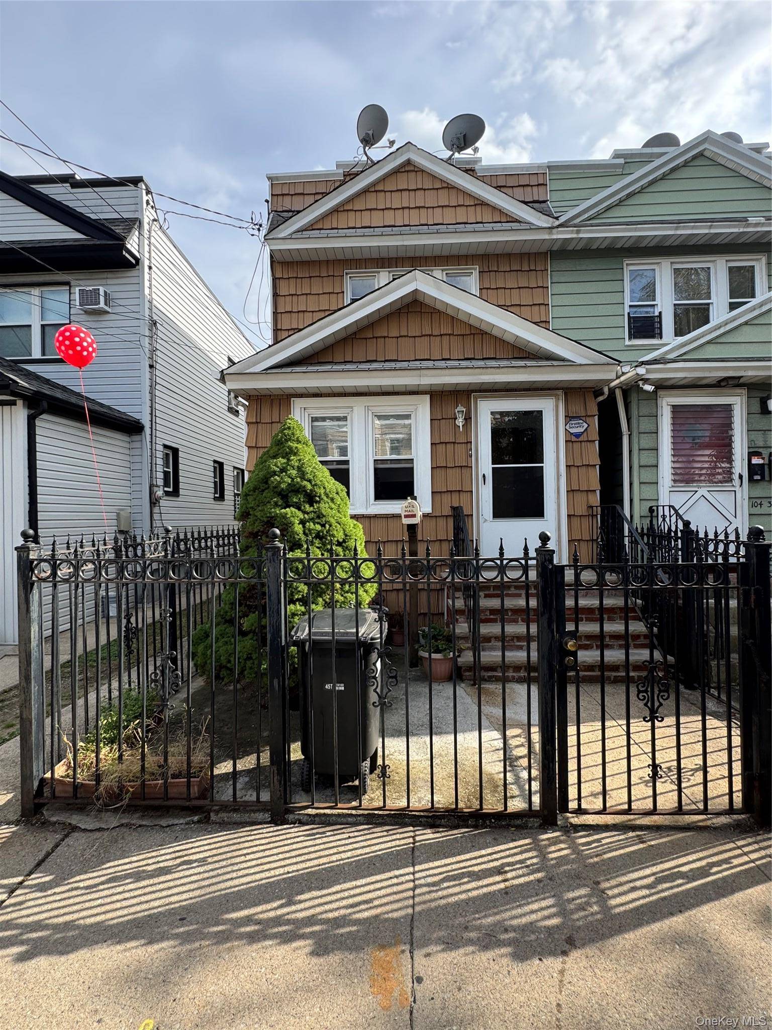 10440 89th AVE, Richmond Hill, NY 11418