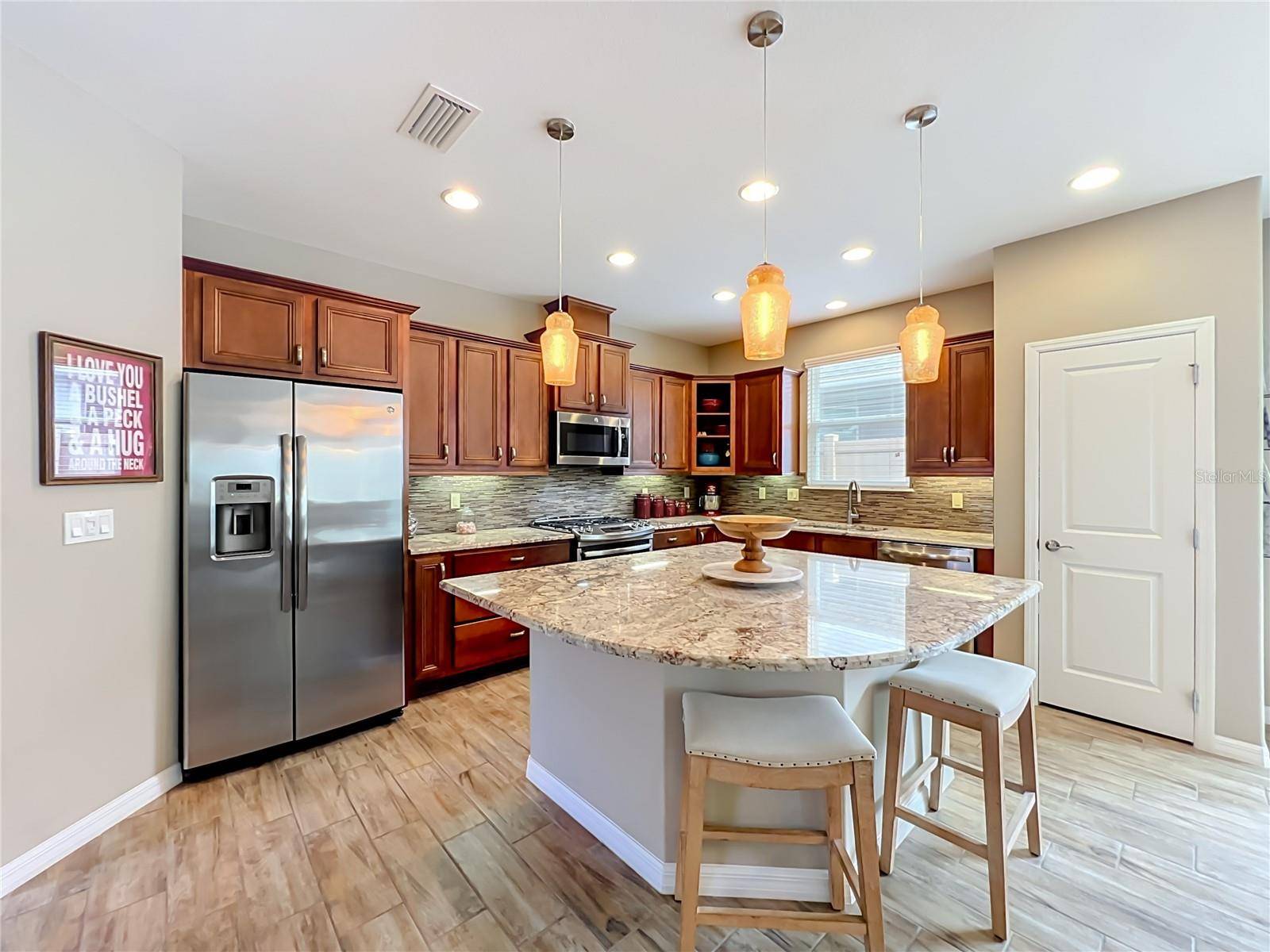 342 ALCOVE DR, Groveland, FL 34736