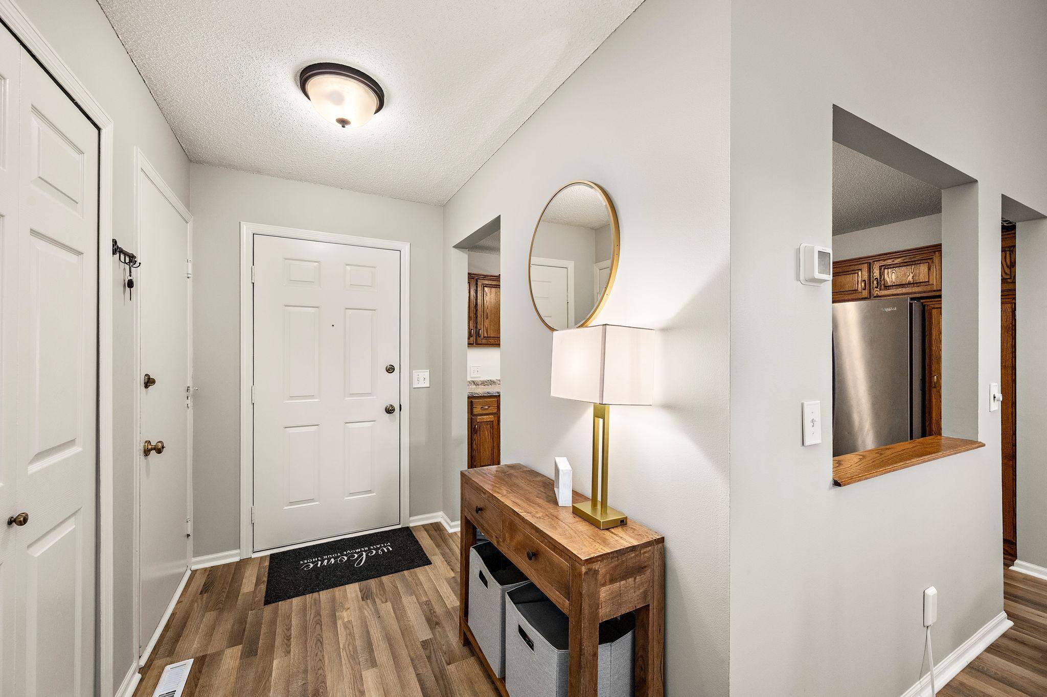 631 Bighorn DR, Chanhassen, MN 55317