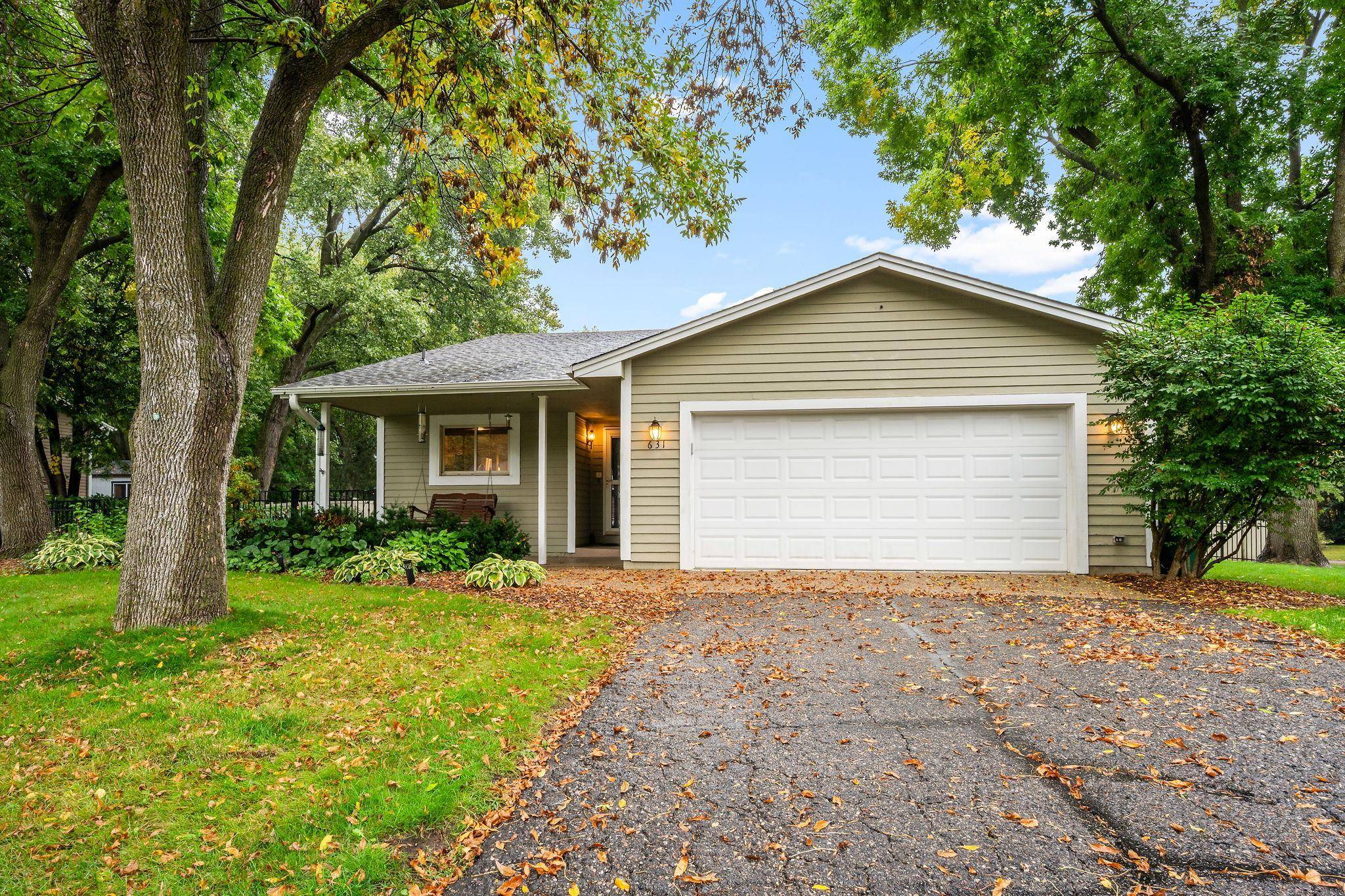 631 Bighorn DR, Chanhassen, MN 55317