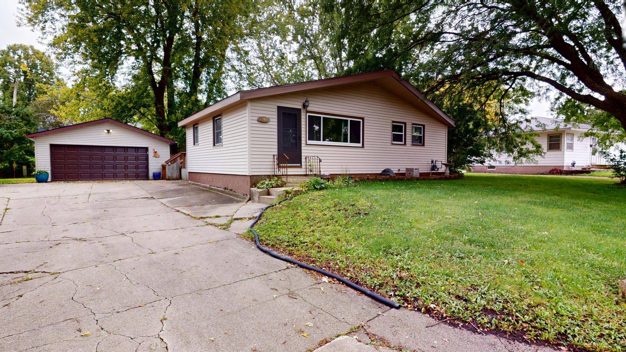 1314 Fairlane TER, Albert Lea, MN 56007