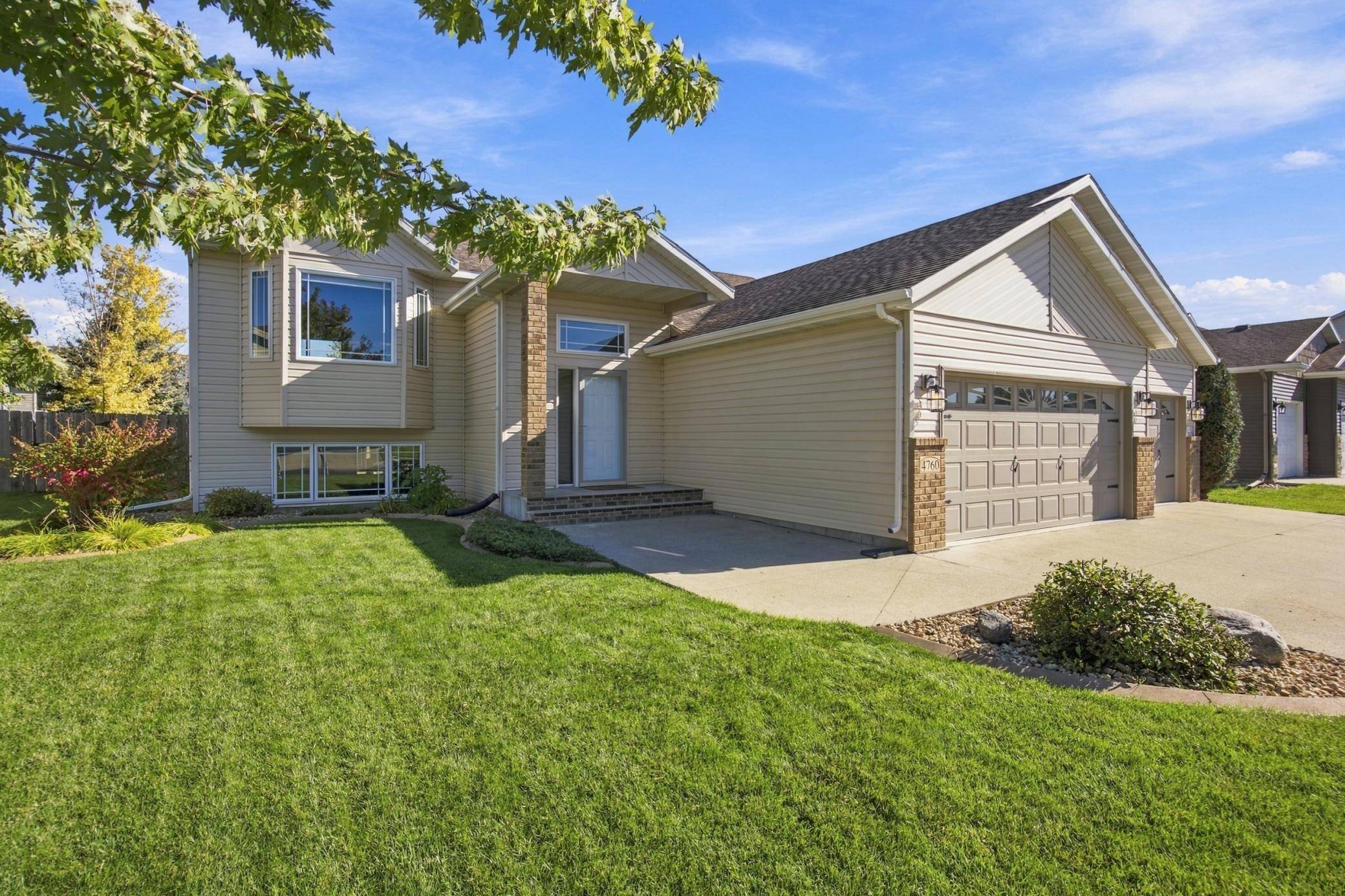 4760 Arbor CT S, Fargo, ND 58104