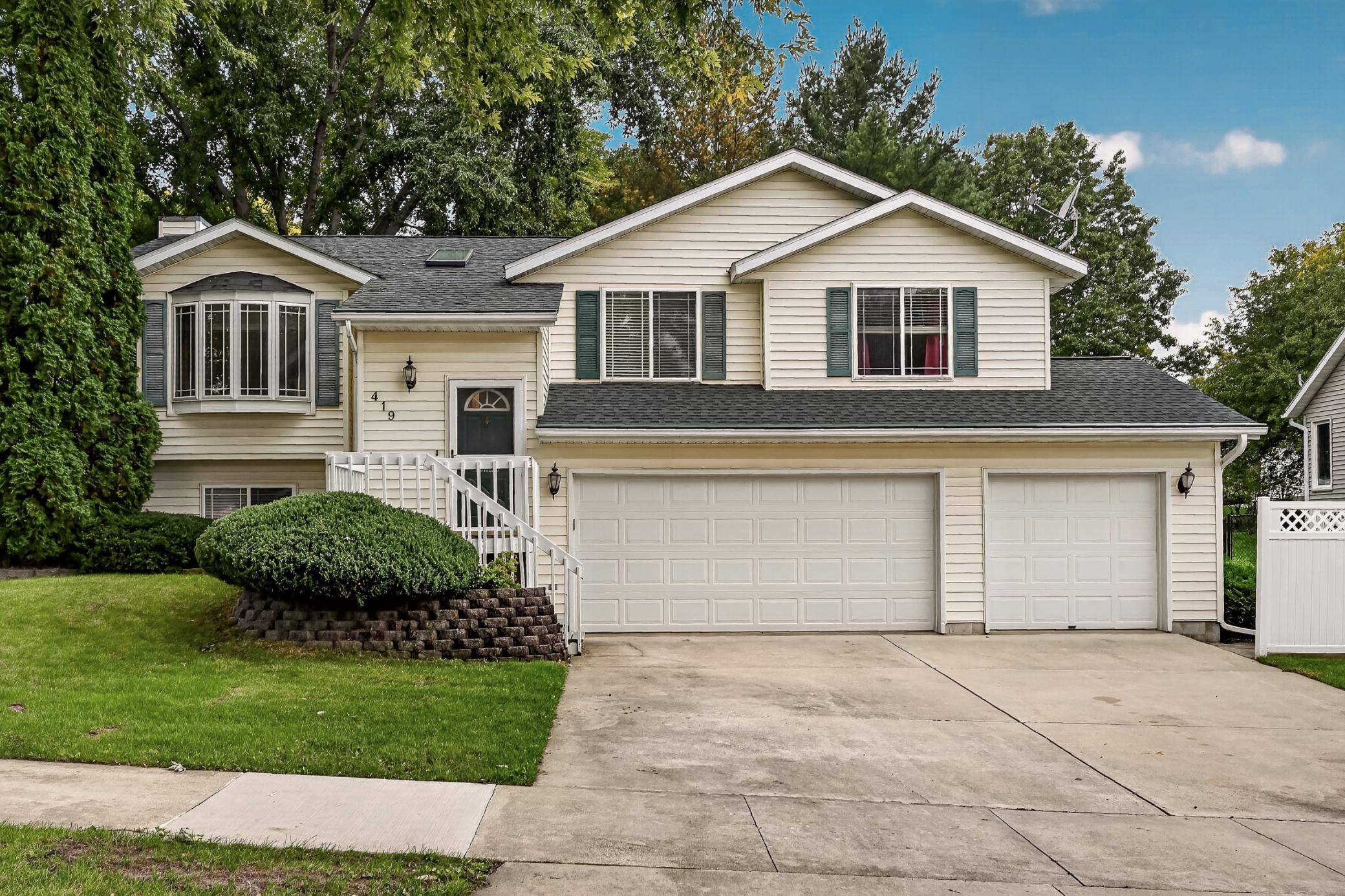 419 43rd AVE NW, Rochester, MN 55901