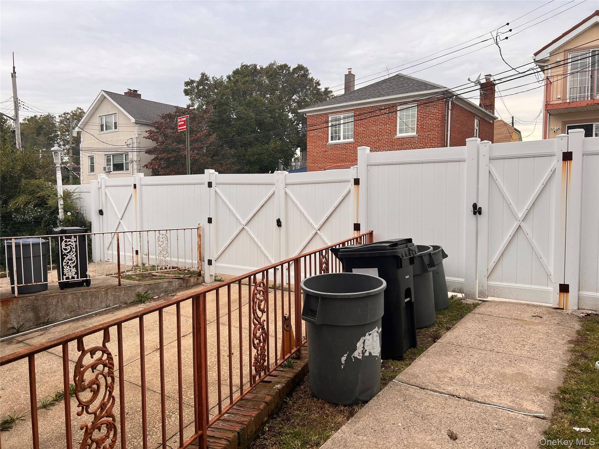 3085 Bevy PL, Bronx, NY 10465