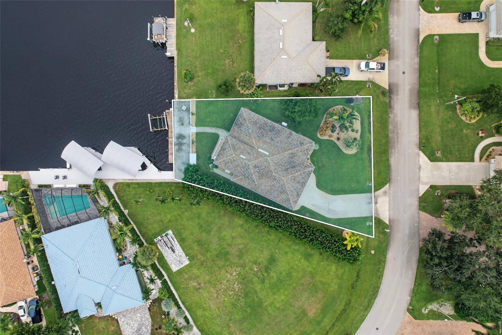 111 NEWPORT CAY, Naples, FL 34114