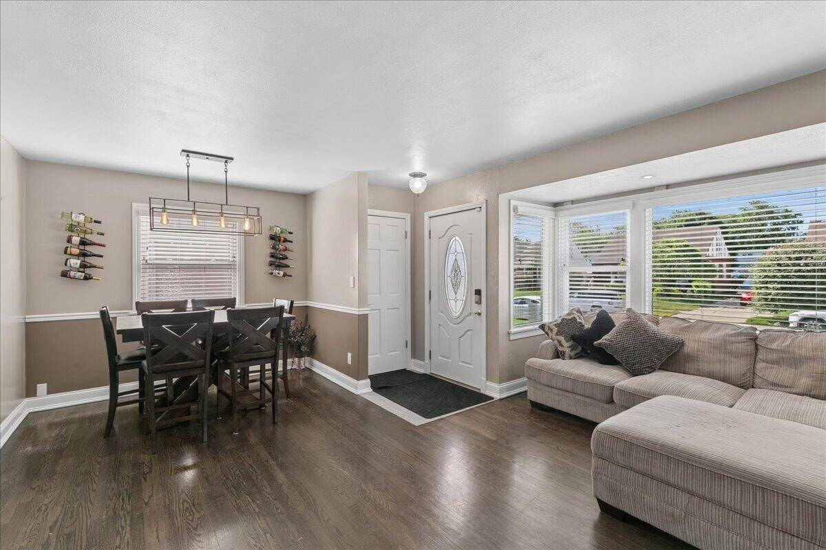3911 Jewett Avenue, Highland, IN 46322