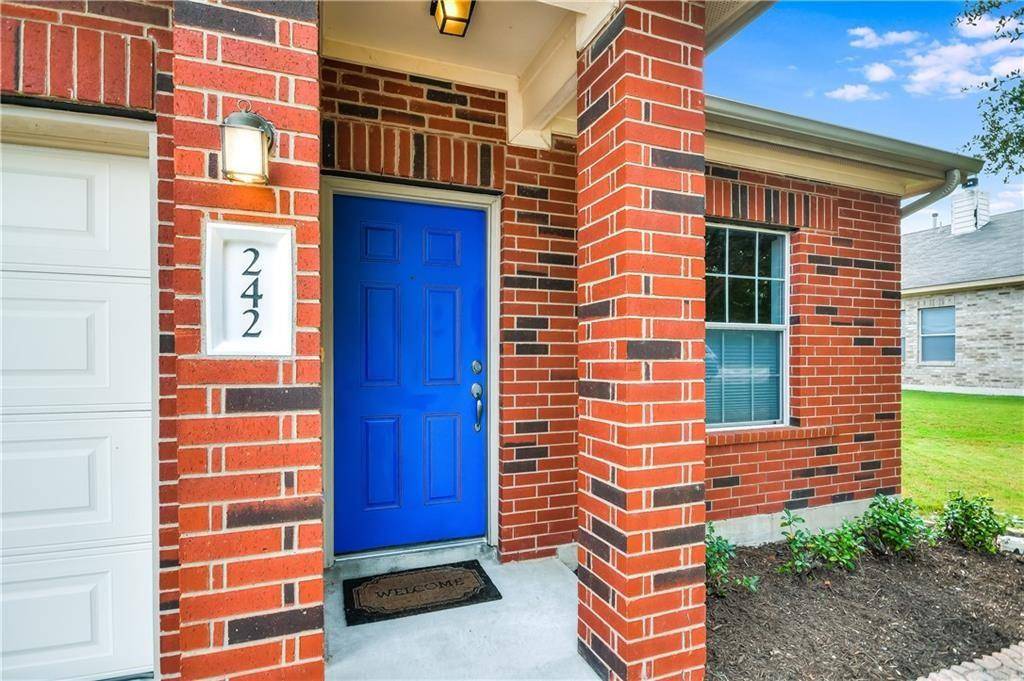 242 Amber Oak DR, Kyle, TX 78640