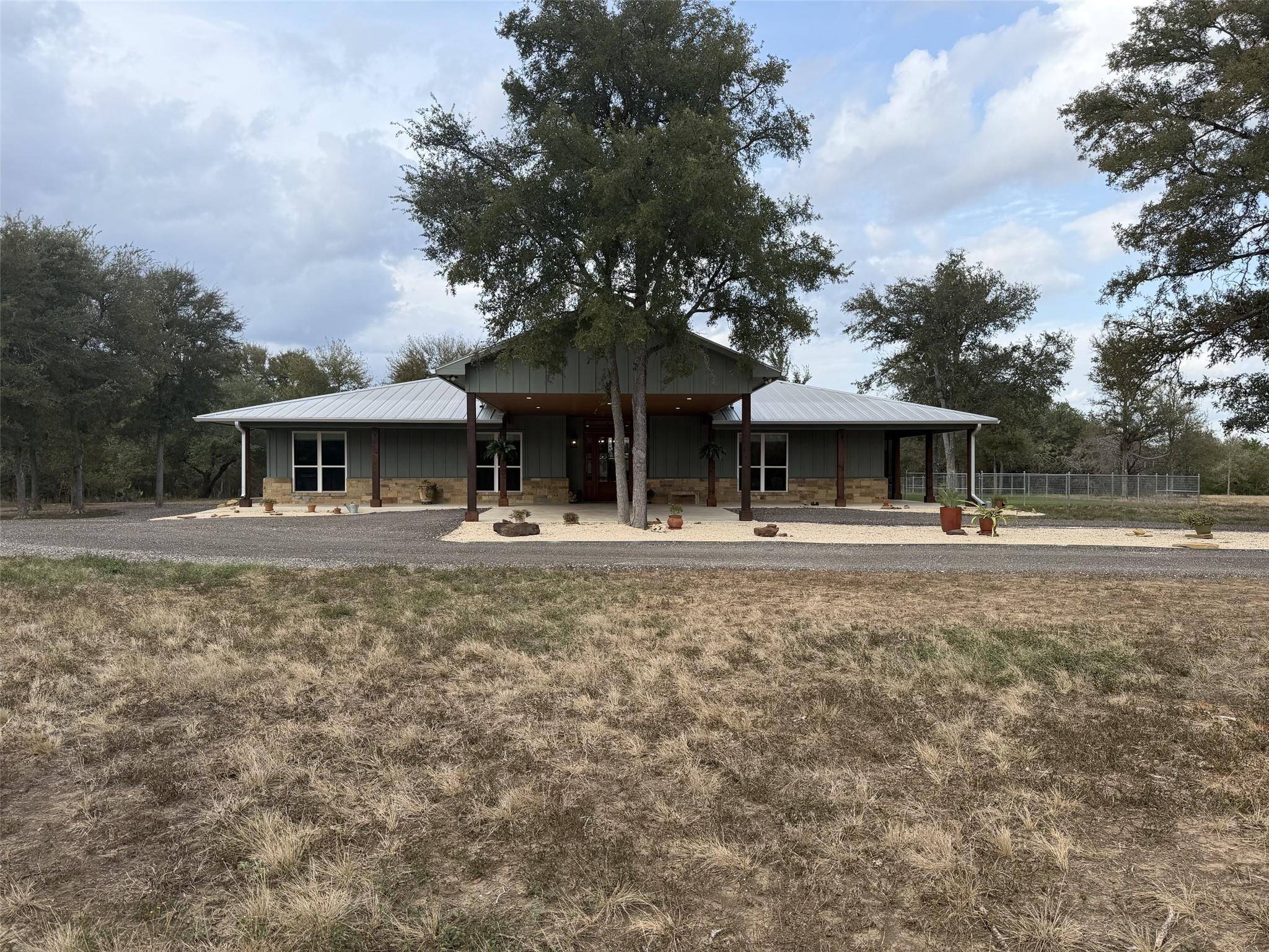 3353 Fm 535, Red Rock, TX 78662