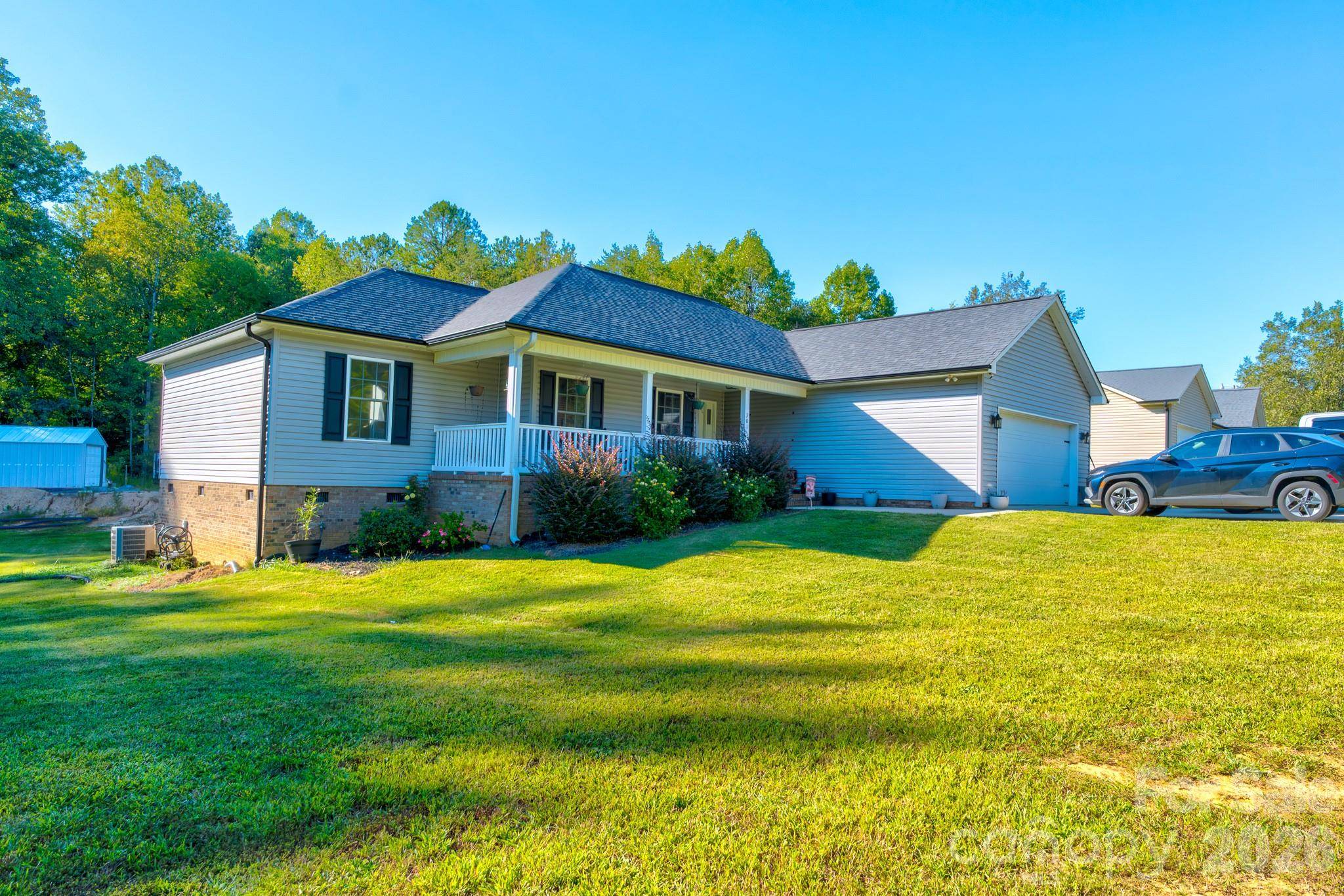 301 Delview DR, Cherryville, NC 28021