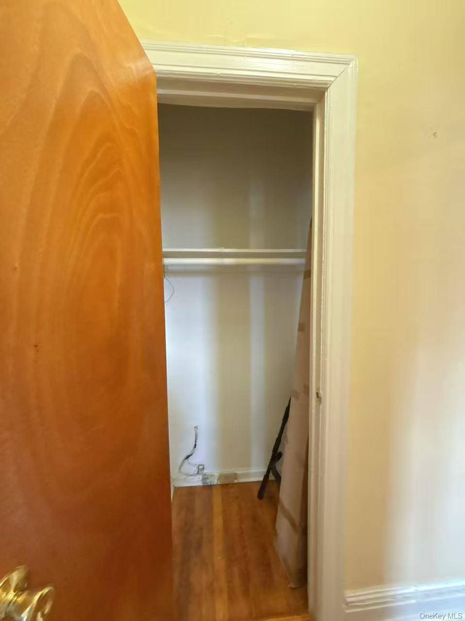 37-16 83 ST #3F, Flushing, NY 11372