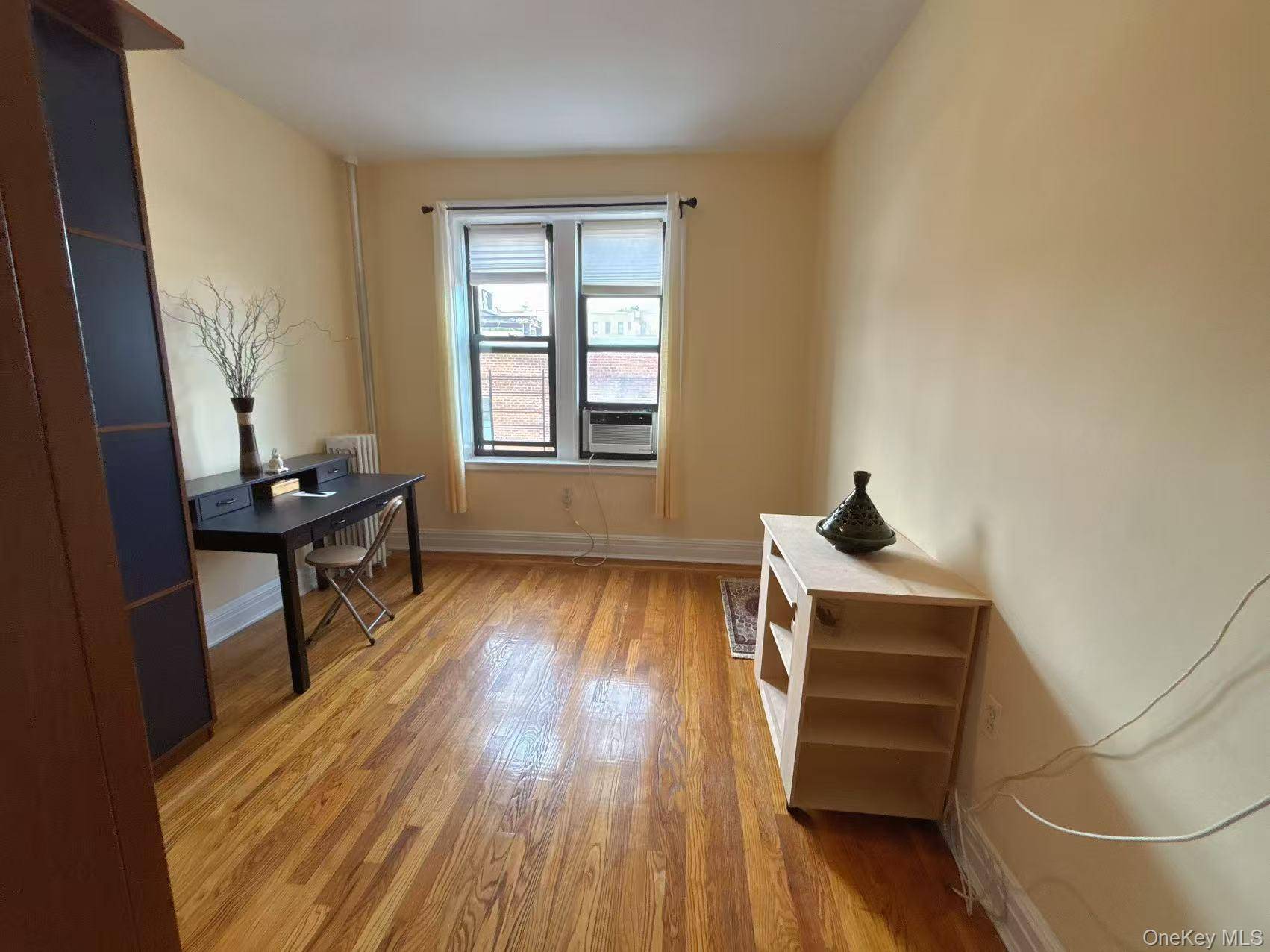 37-16 83 ST #3F, Flushing, NY 11372