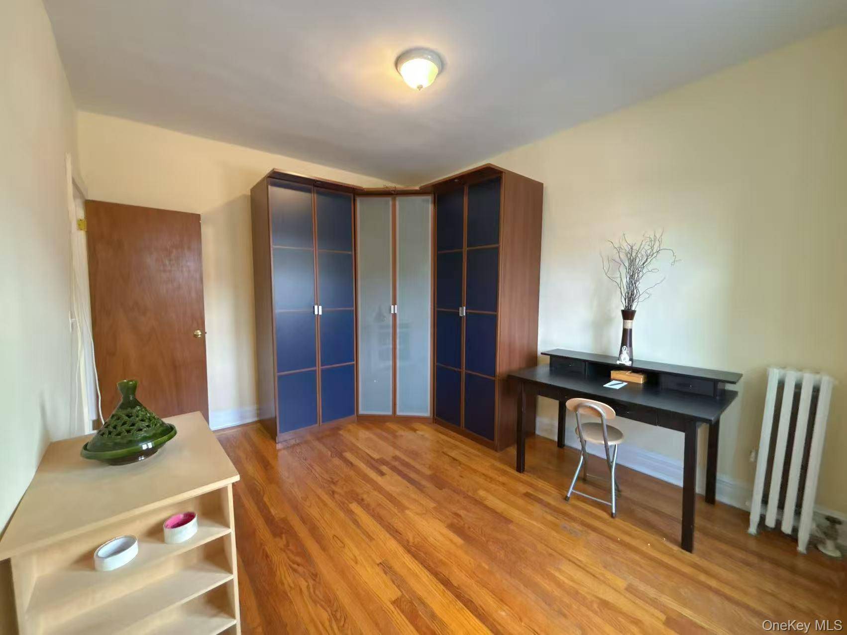 37-16 83 ST #3F, Flushing, NY 11372