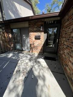 7344 Country Creek WAY #1, Downers Grove, IL 60516