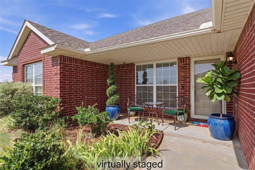 724 Eastview CT, Yukon, OK 73099