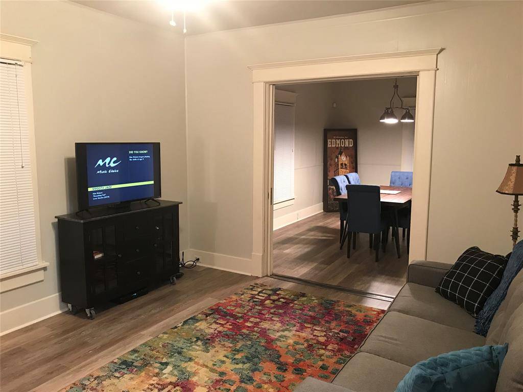 28 W Hurd ST, Edmond, OK 73003