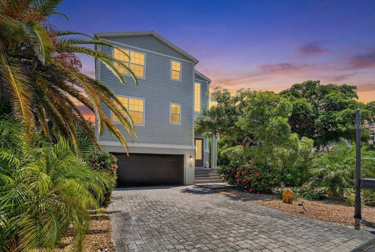 6330 LAGUNA DR, Longboat Key, FL 34228