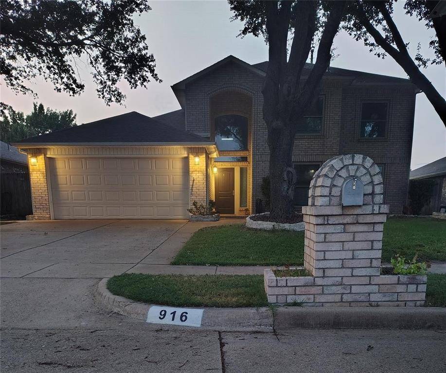 916 Pennsylvania Drive, Saginaw, TX 76131
