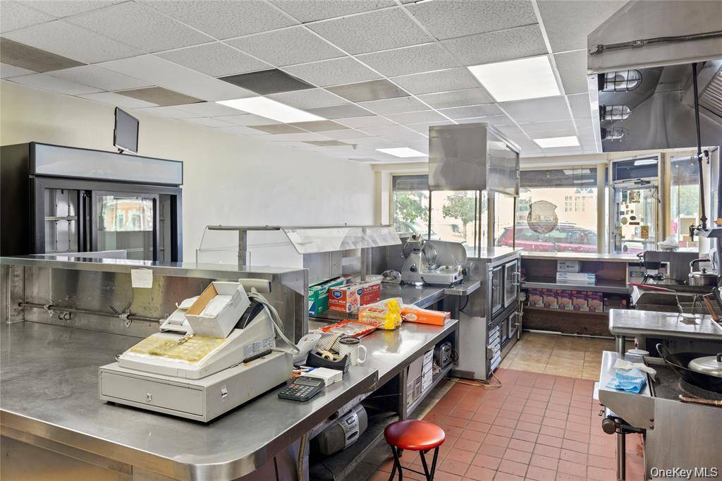9-20 34th AVE, Long Island City, NY 11106