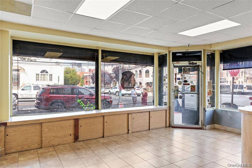 9-20 34th AVE, Long Island City, NY 11106