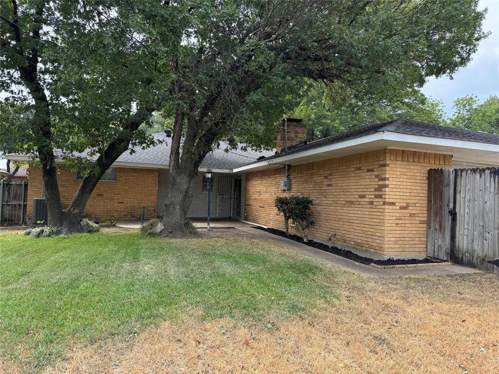 2121 Oak Valley Lane, Dallas, TX 75232