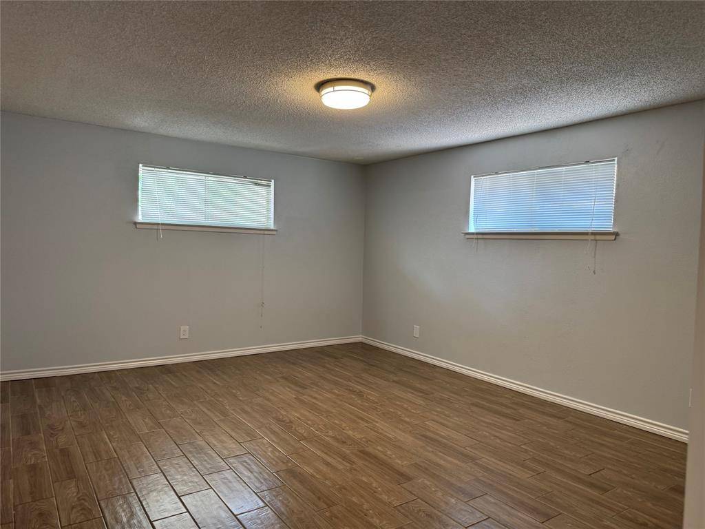 2121 Oak Valley Lane, Dallas, TX 75232