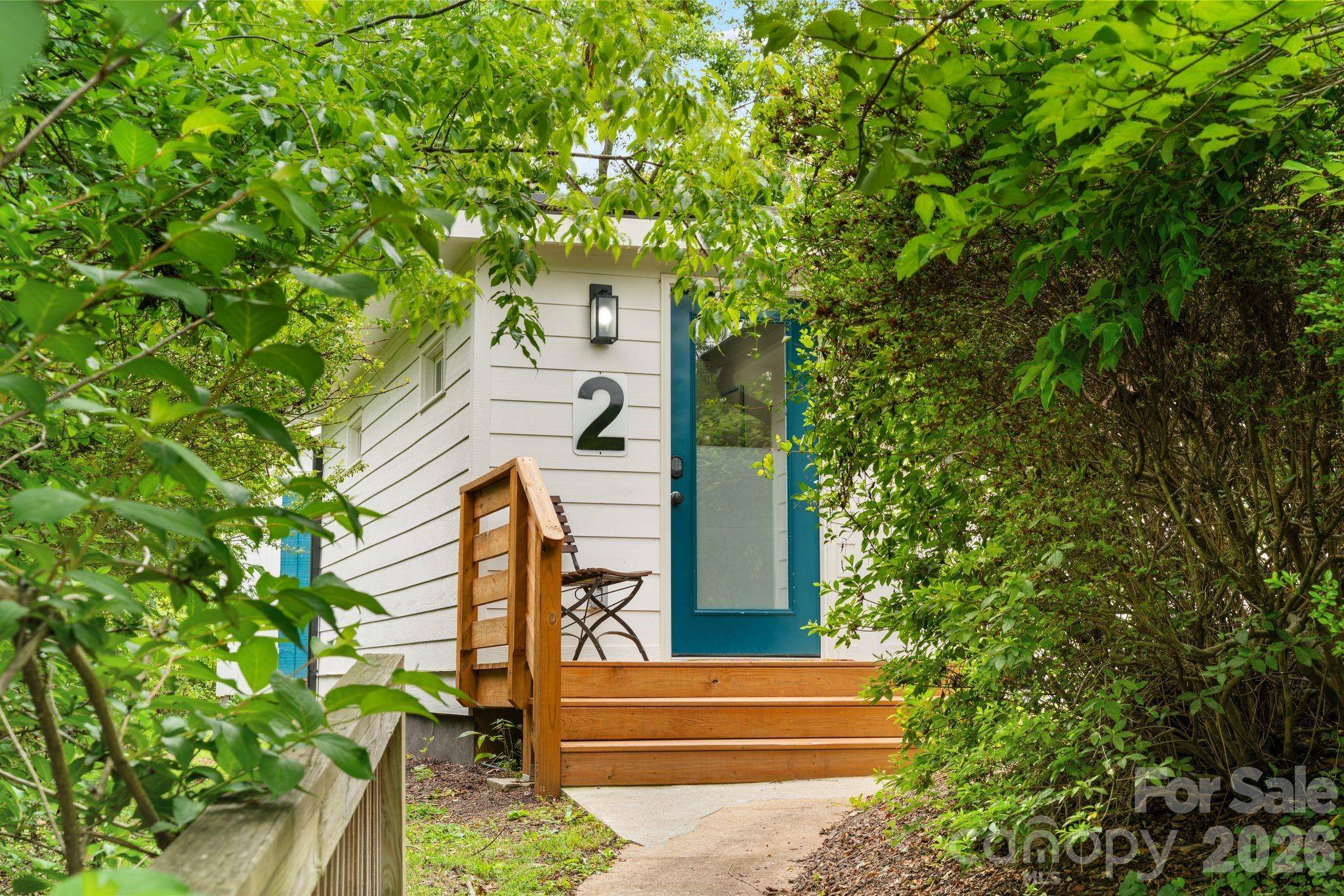 2 Laban LN, Asheville, NC 28805